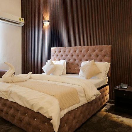 Hotel Kuber Rāi 외부 사진