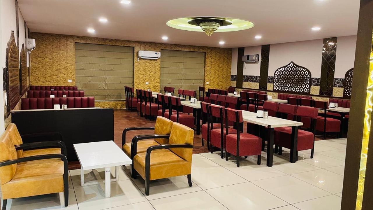 Hotel Kuber Rāi 외부 사진