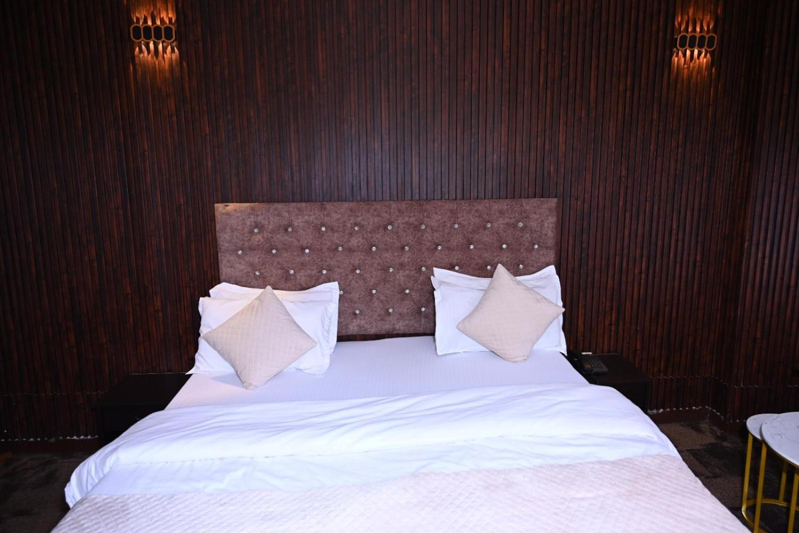Hotel Kuber Rāi 외부 사진