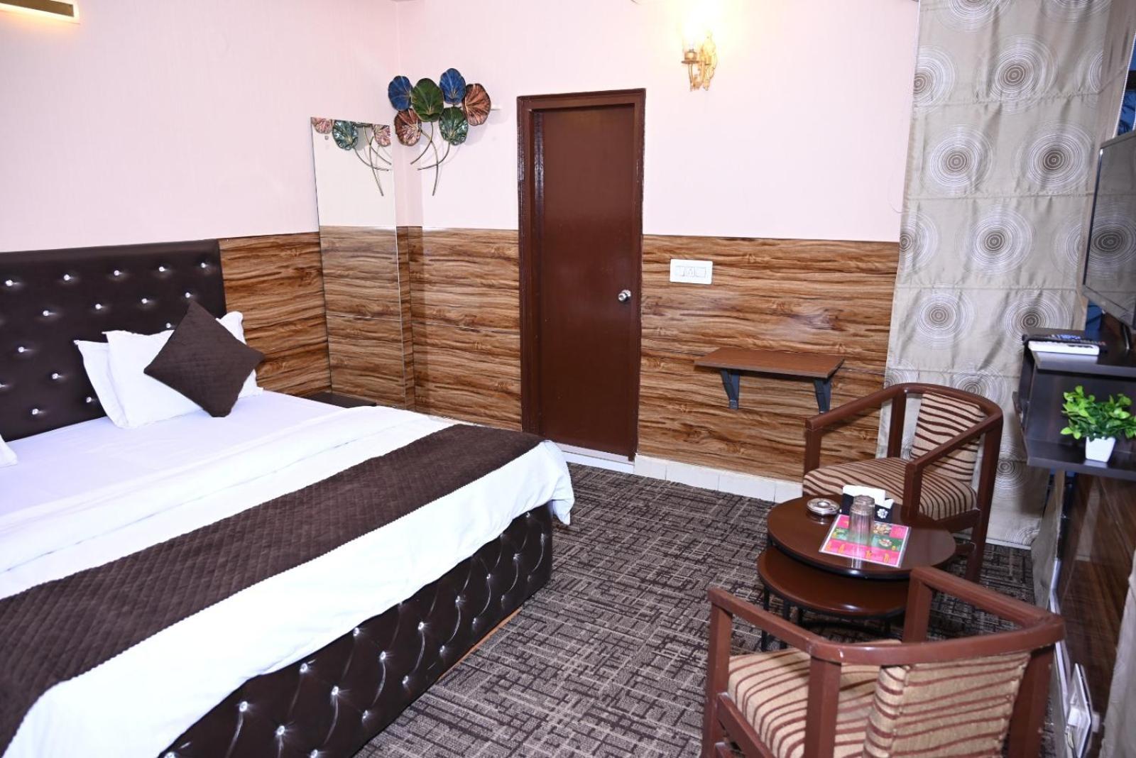 Hotel Kuber Rāi 외부 사진