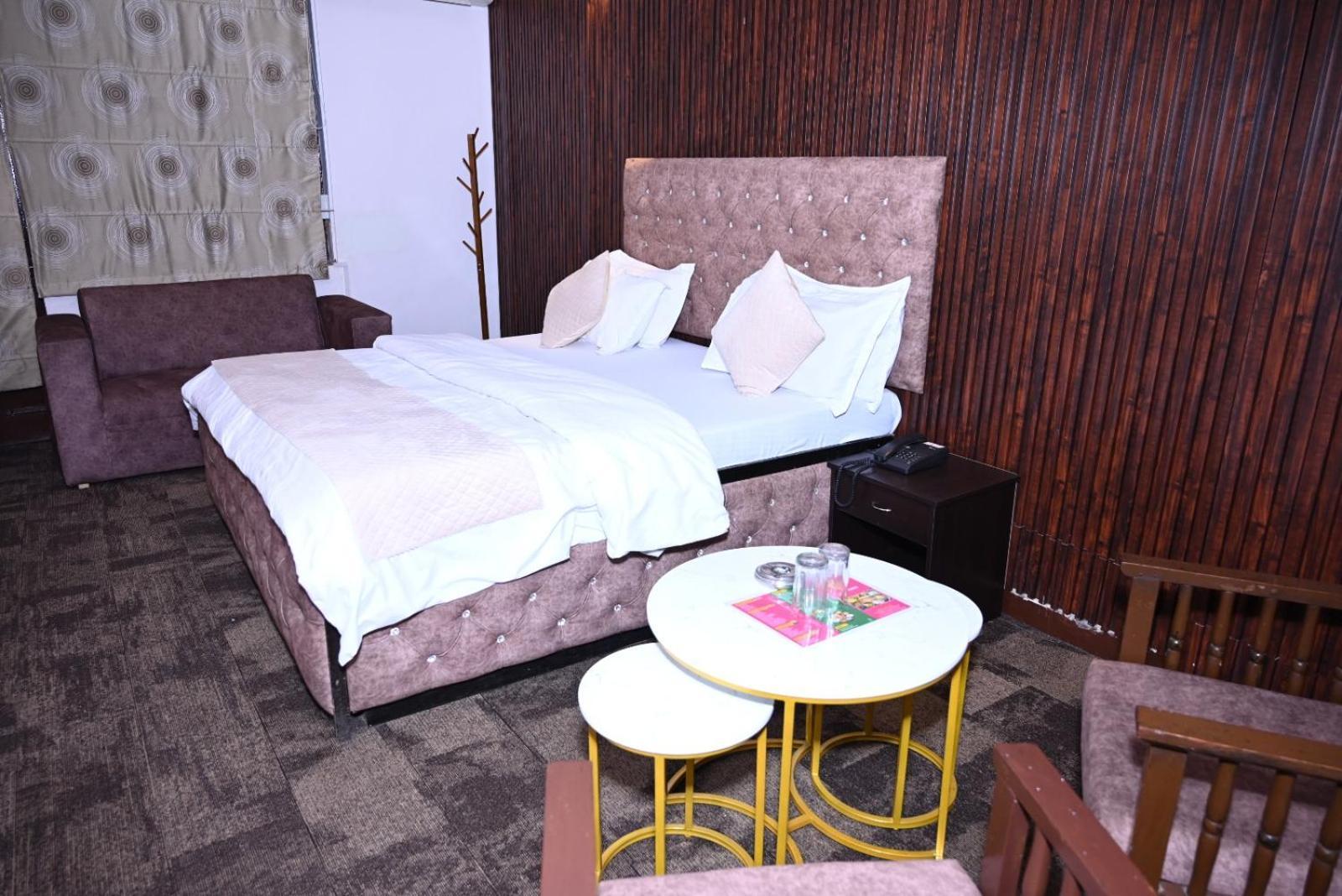Hotel Kuber Rāi 외부 사진