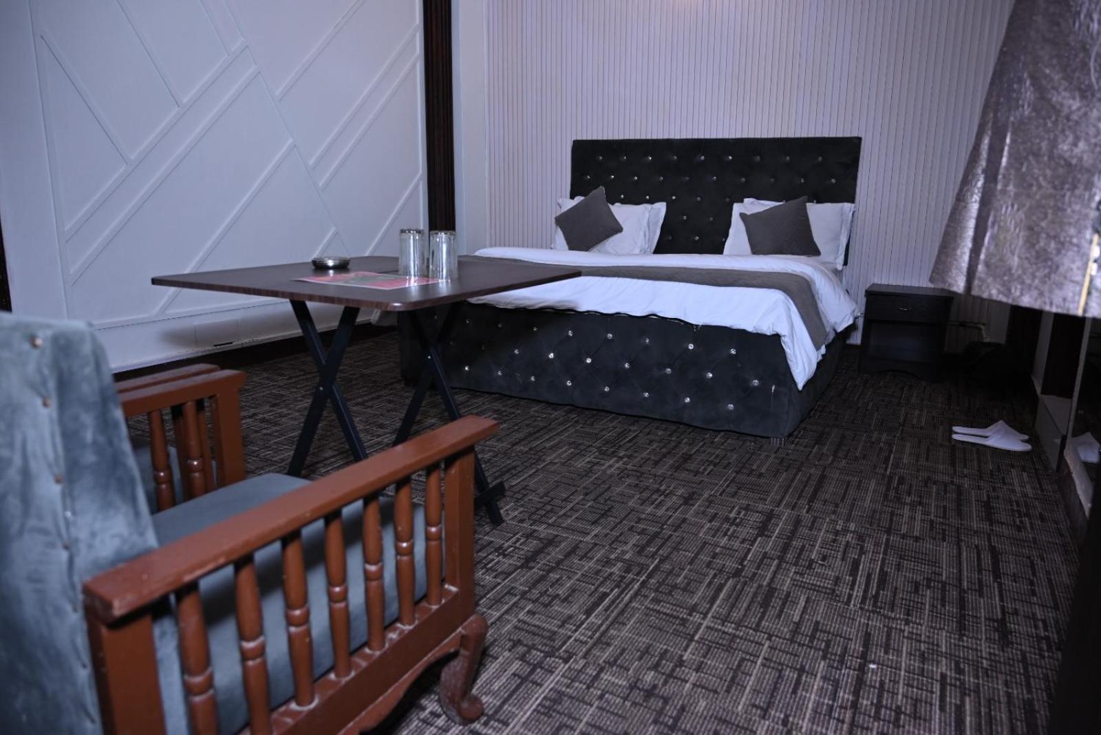 Hotel Kuber Rāi 외부 사진