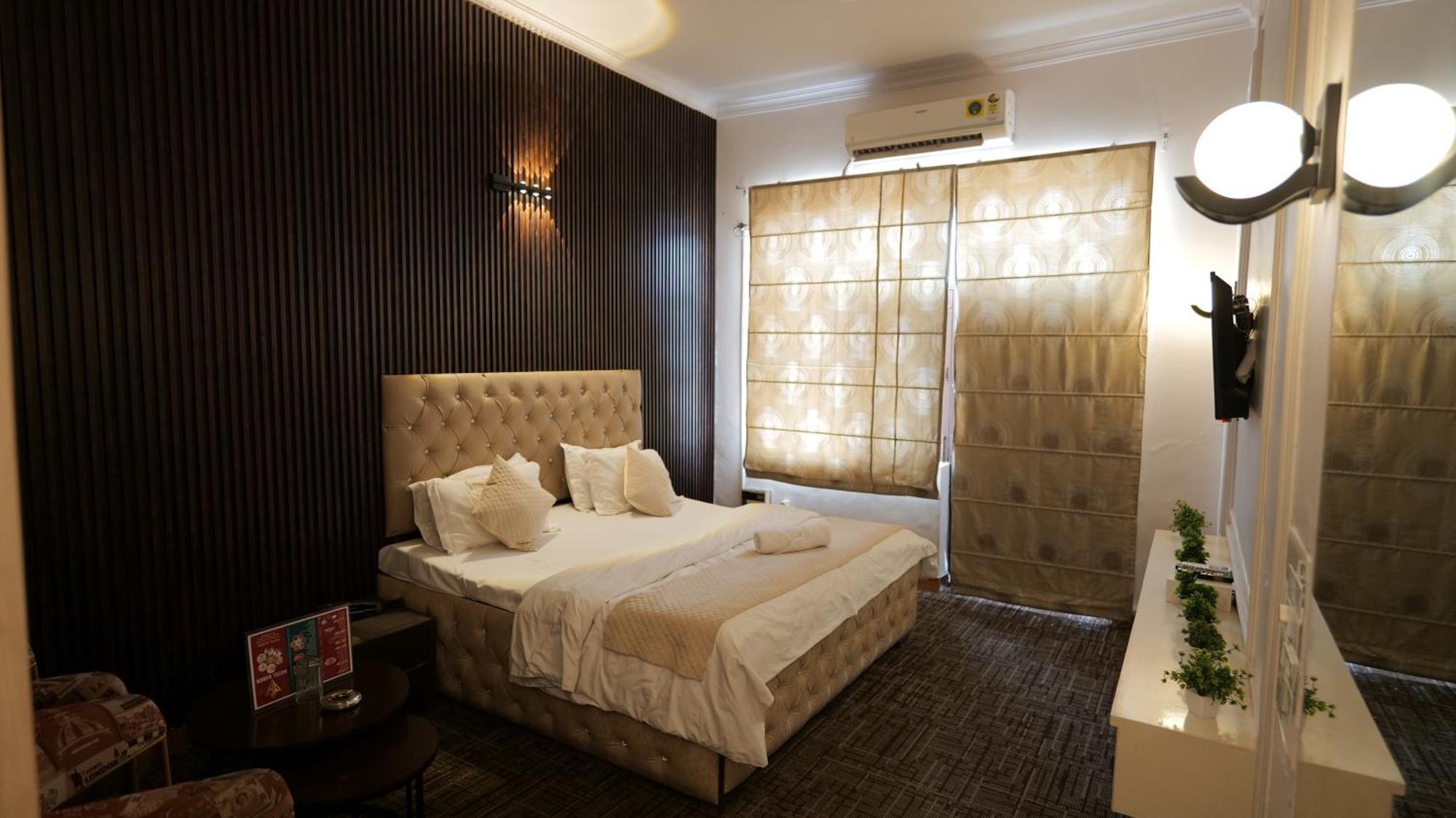 Hotel Kuber Rāi 외부 사진
